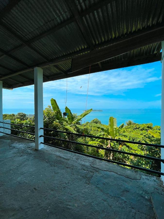 The View Padang, Amazing View, 8 Mins Mentawai Fast Ferry, Cold Beer,Close To Restaurants المظهر الخارجي الصورة