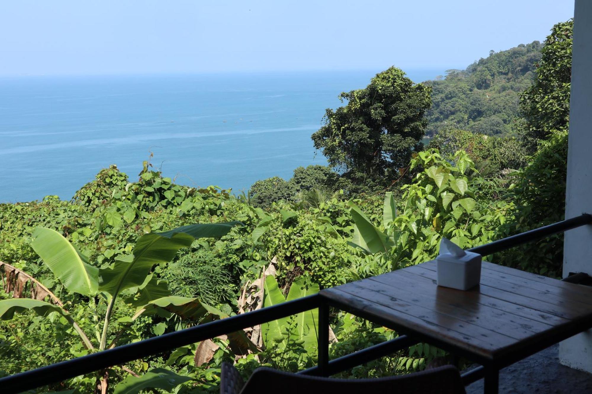 The View Padang, Amazing View, 8 Mins Mentawai Fast Ferry, Cold Beer,Close To Restaurants المظهر الخارجي الصورة