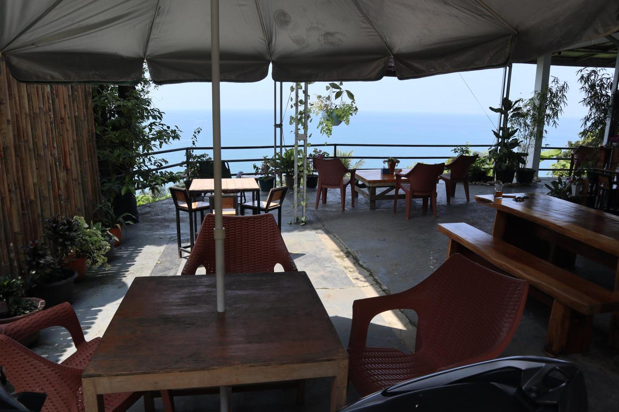 The View Padang, Amazing View, 8 Mins Mentawai Fast Ferry, Cold Beer,Close To Restaurants المظهر الخارجي الصورة