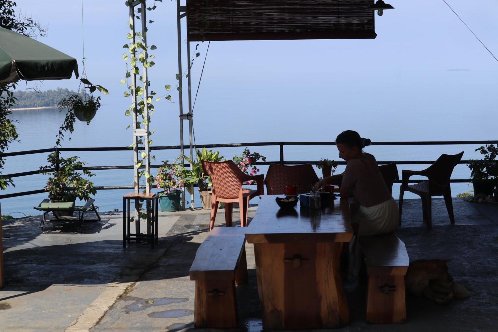 The View Padang, Amazing View, 8 Mins Mentawai Fast Ferry, Cold Beer,Close To Restaurants المظهر الخارجي الصورة