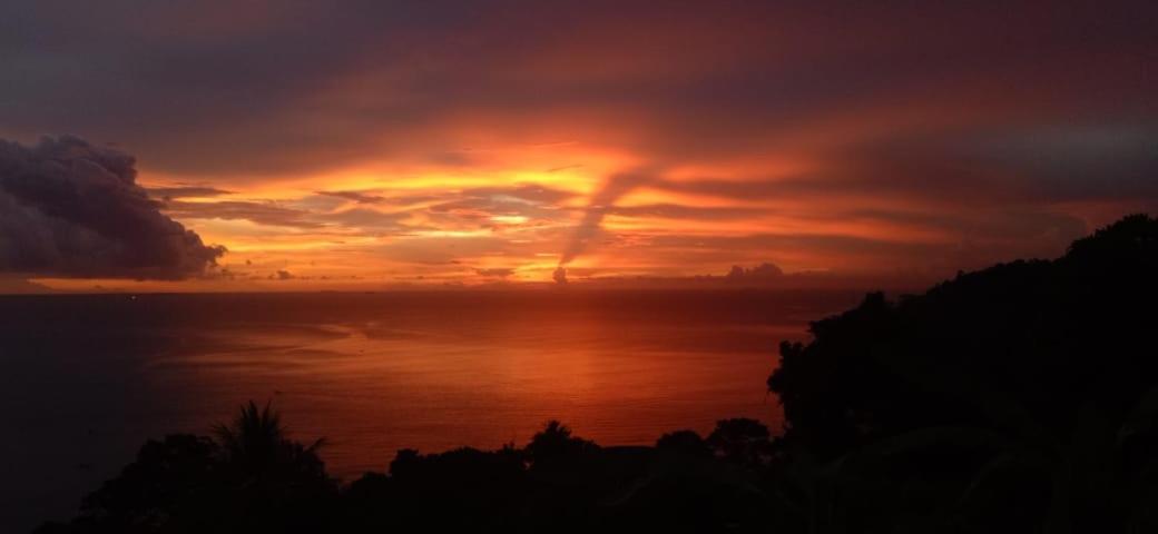 The View Padang, Amazing View, 8 Mins Mentawai Fast Ferry, Cold Beer,Close To Restaurants المظهر الخارجي الصورة