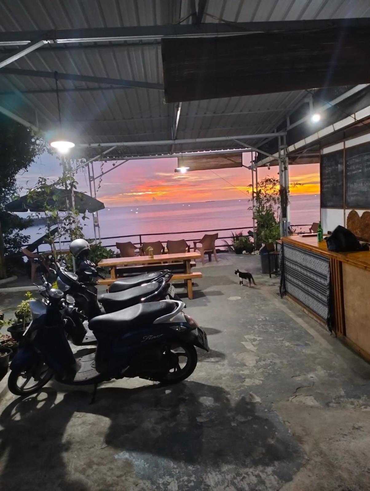 The View Padang, Amazing View, 8 Mins Mentawai Fast Ferry, Cold Beer,Close To Restaurants المظهر الخارجي الصورة